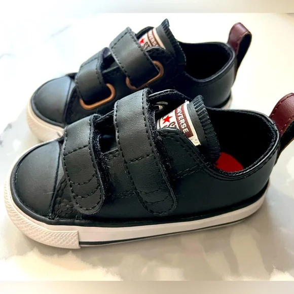 Converse Toddler Unisex Sneakers Black Leather Velcro - Picture 2 of 8